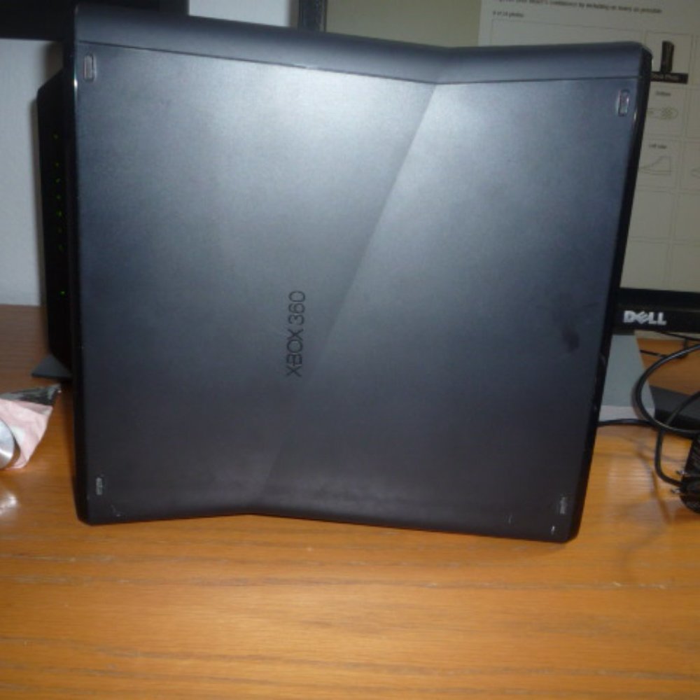 Xbox console - Picture 3 of 9